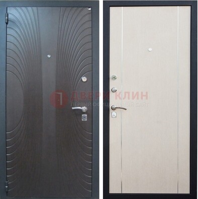 Темная входная дверь с МДФ ДМ-154 в кирпичный дом в Рязани