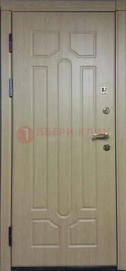 Светлая железная дверь с МДФ ДМ-21 в дом в Рязани