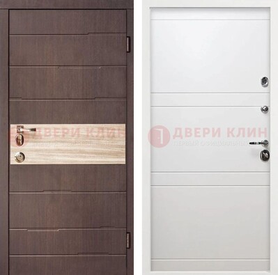 Коричневая стальная дверь с филенчатой МДФ в Белом цвете ДМ-306 в Рязани