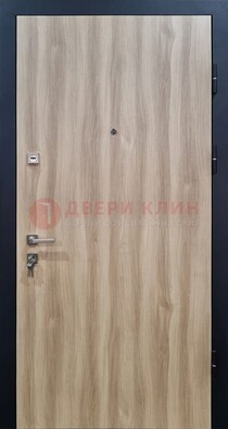 Светлая металлическая дверь с МДФ ДМ-340 в Рязани