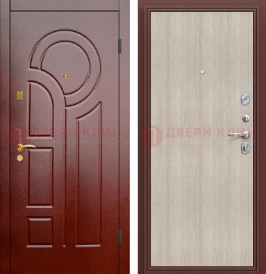 Красная металлическая дверь с МДФ панелями ДМ-368 в Рязани