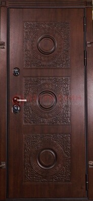 Коричневая железная дверь с массивом дуба с рисунком ДМД-11 в Рязани