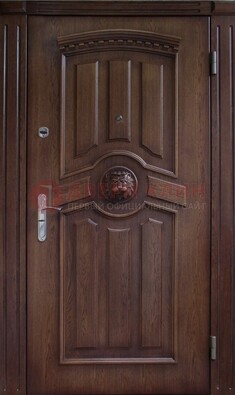 Темная железная дверь с массивом дуба с украшением ДМД-40 в Рязани