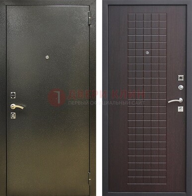 Темная железная дверь с порошковым напылением и терморазрывом МДФ Махагон ДП-286 в Рязани