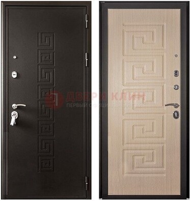 Коричневая стальная дверь с порошковым напылением с дизайном ДП-37 в Рязани