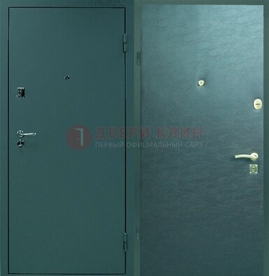 Зеленая стальная дверь с порошковым покрытием ДП-93 в Рязани