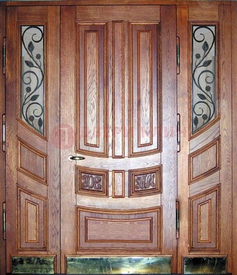 Парадная дверь со стеклом и ковкой ДПР-35 для загородного дома в Рязани