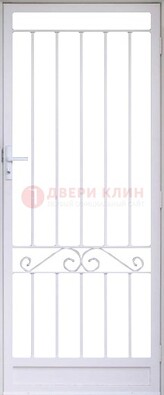 Белая стальная решетчатая дверь с волютами ДР-30 в Рязани