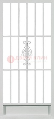 Белая стальная решетчатая дверь с ковкой ДР-35 в Рязани