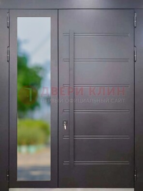 Чёрная двухстворчатая металлическая дверь со стеклом ДС-60 в Рязани