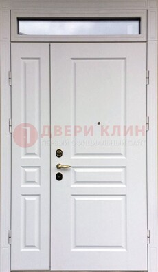 Белая двухстворчатая металлическая дверь со стеклом ДС-63 в Рязани