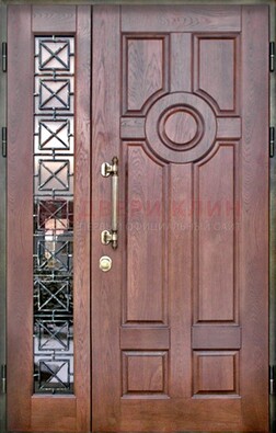 Распашная входная дверь со стеклом и ковкой ДСК-116 в Севастополе