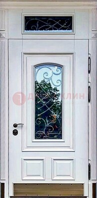 Металлическая дверь со стеклом и ковкой в белом цвете ДСК-148 в Рязани