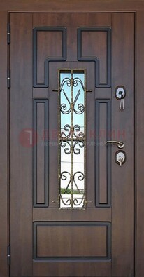 Уличная дверь со стеклом и ковкой в коричневом цвете ДСК-181 в Рязани