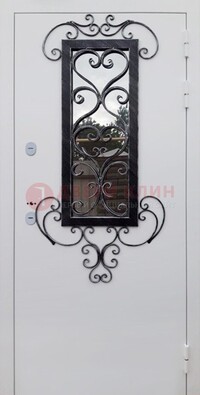 Белая уличная дверь Порошок со стеклом и ковкой ДСК-222 в Рязани