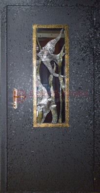 Металлическая дверь со стеклом и ковкой ДСК-82 для крыльца в Рязани