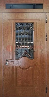Металлическая входная дверь со стеклом и ковкой для дома ДСК-96 в Рязани