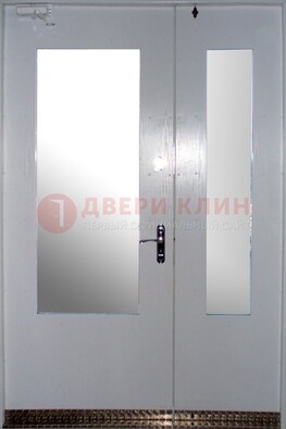 Белая  тамбурная дверь со стеклянными вставками ДТМ-18 в Рязани