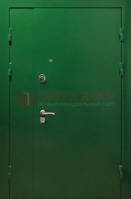 Зеленая распашная тамбурная дверь Порошок ДТМ-47 в Рязани