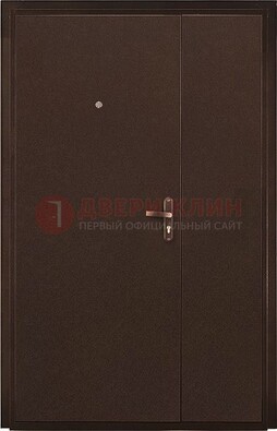 Коричневая входная металлическая тамбурная дверь ДТМ-9 в Рязани