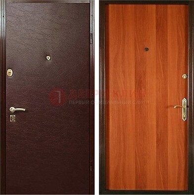 Коричневая металлическая дверь с винилискожей ДВ-20 в Рязани