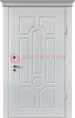 Белая уличная дверь с виноритом для дома ДВТ-247 в Рязани