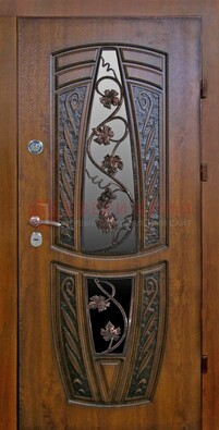 Уличная стальная дверь с виноритом и светлой МДФ ДВТ-89 в Рязани